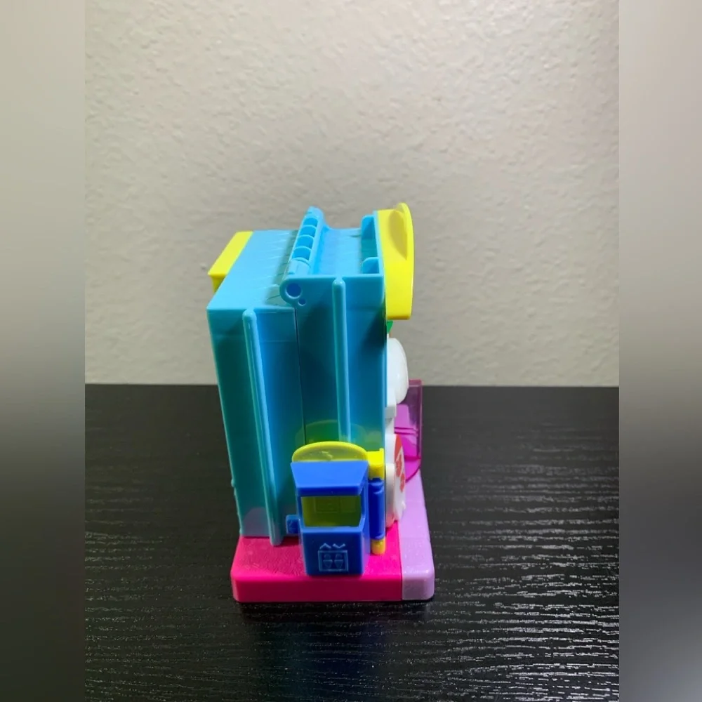 Polly Pocket 2019 Pollyville Mini Hotel With No Figurine
